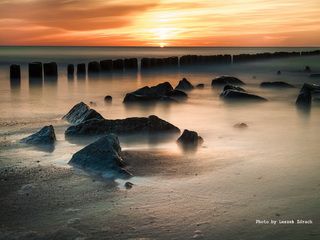 Zachód Słońca na Plaży w Dziwnowie Zdjęcia