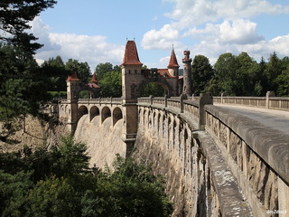 Zapora wodna Les Království - Těšnovská w okolicy miasta Dvůr Králové