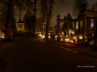 Cmentarz w Krotoszynie Nocą Foto Galeria 2017