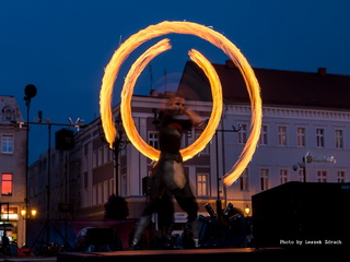 Adelaida Fireshow - solo